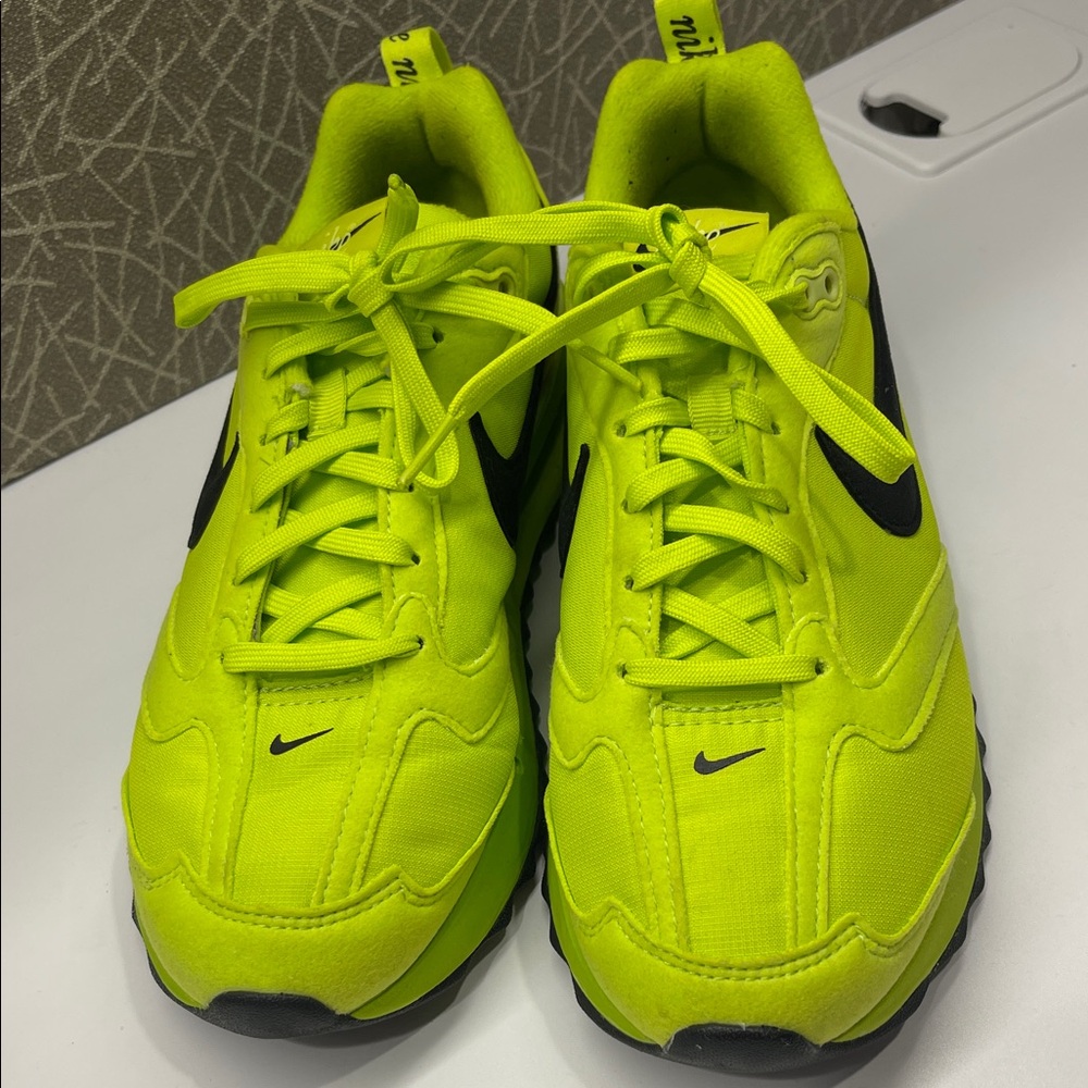 Nike Bright Lime Green Sneakers